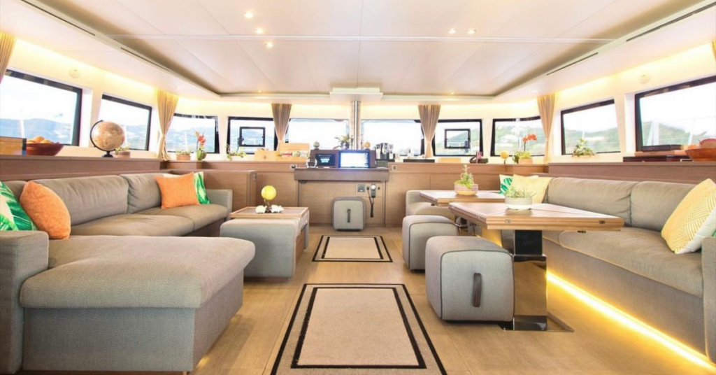 luxury yacht charter booking help consultant